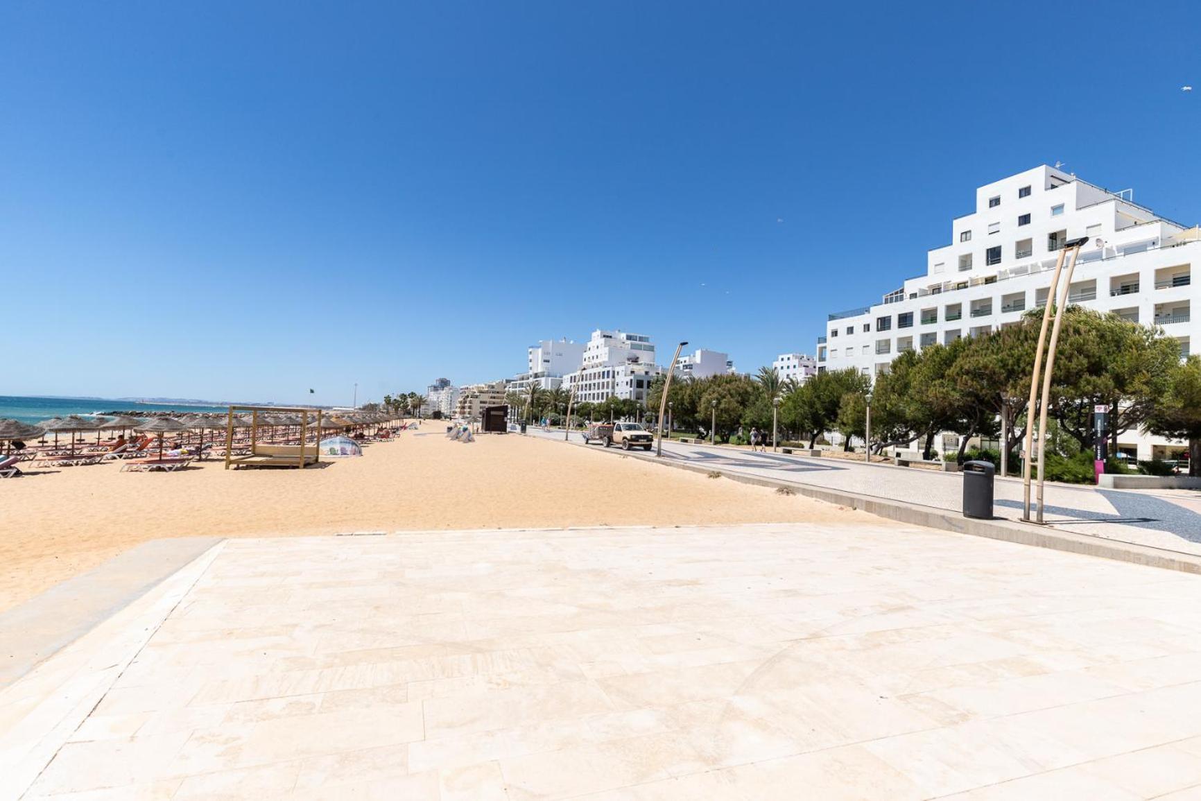 Superb Front Carteia Flat Quarteira
