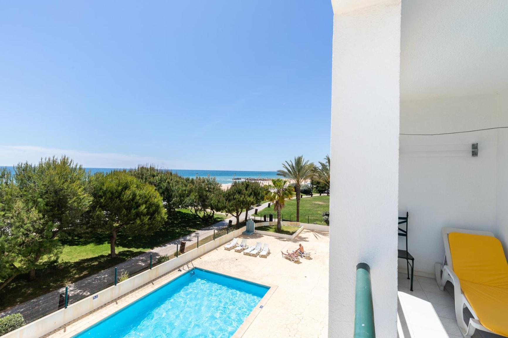 Superb Front Carteia Flat Quarteira