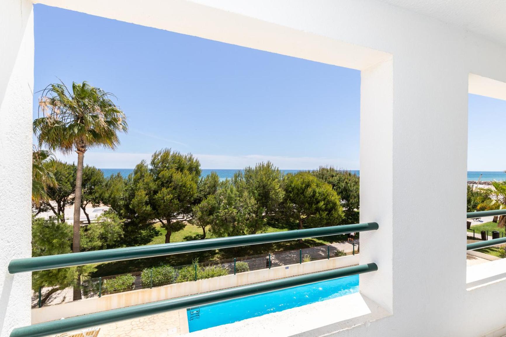 Superb Front Carteia Flat Apartment