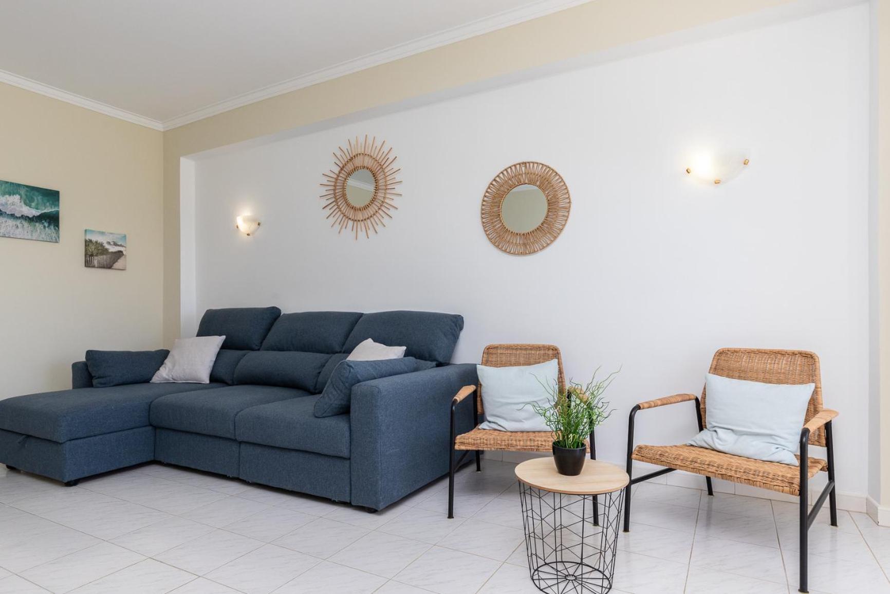 Superb Front Carteia Flat *