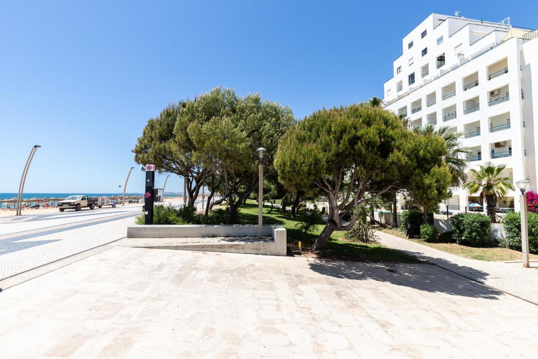 Superb Front Carteia Flat Quarteira